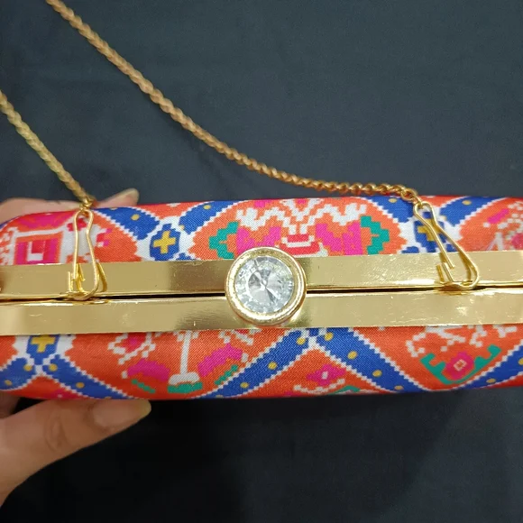 Traditional clutch/sling - Picture 3 of 7